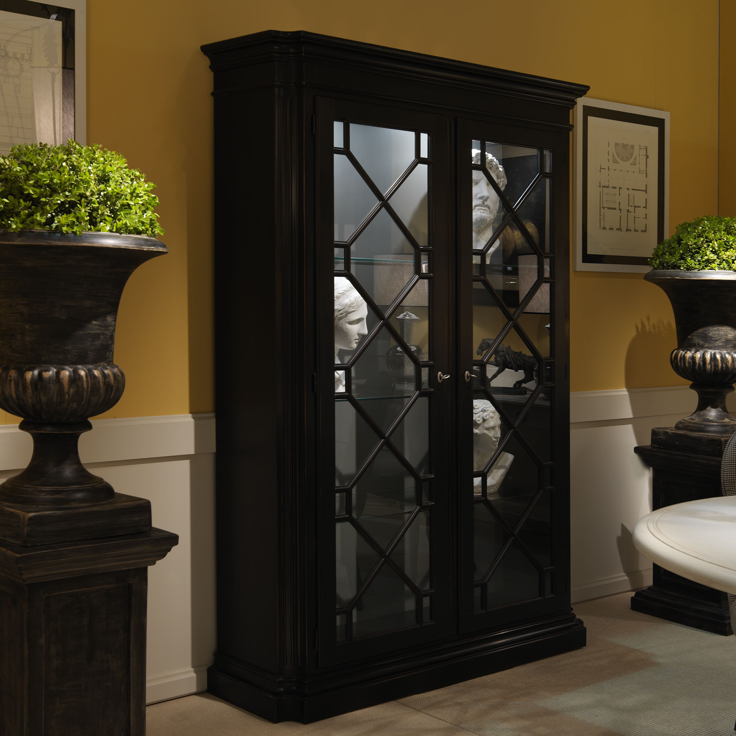 Nest - Two doors display cabinet